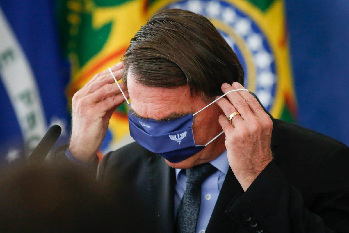 Podfast 256: Crise fez Bolsonaro madrugar