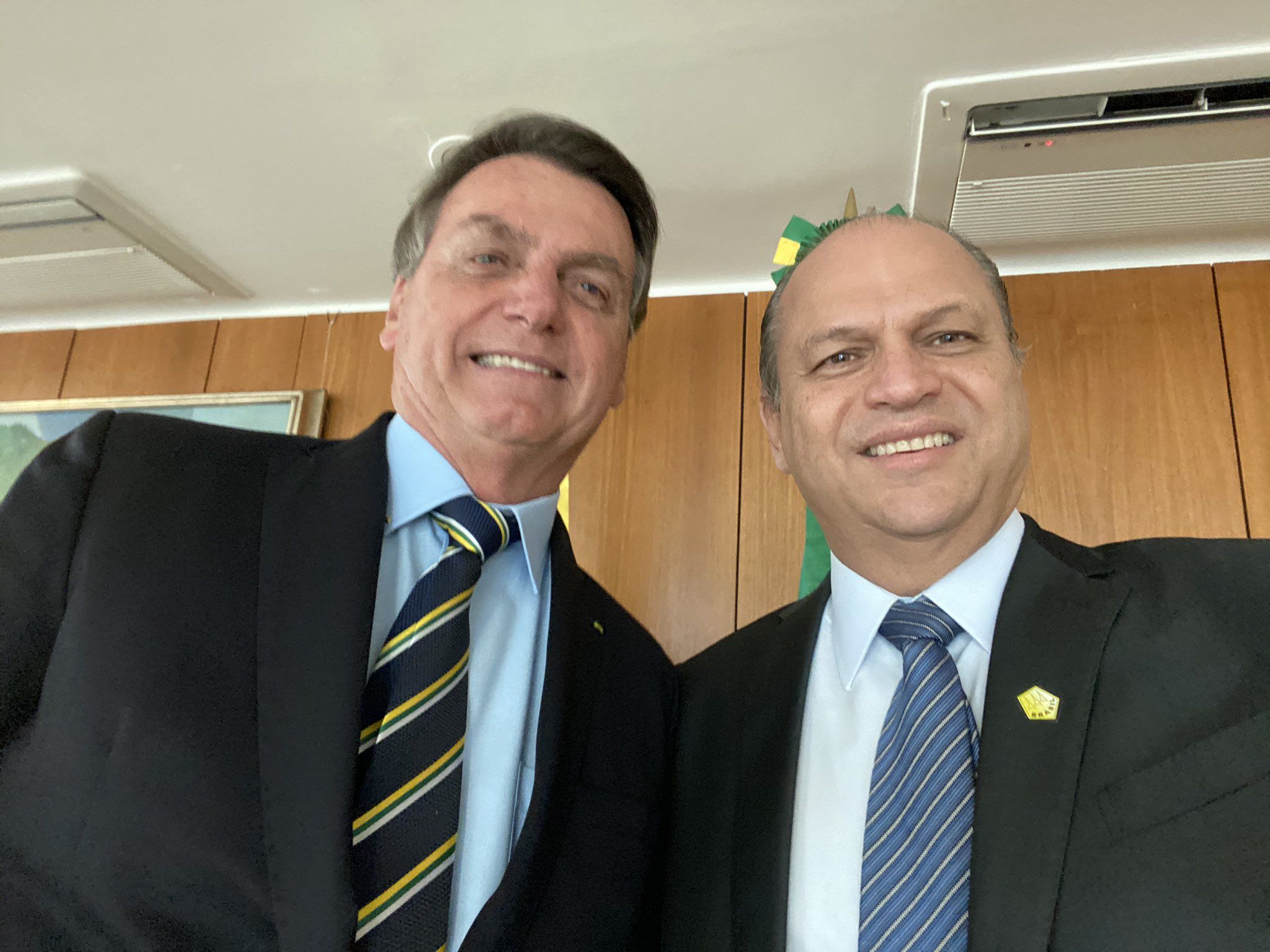 Podfast 039: Novo governo Bolsonaro, velha política!