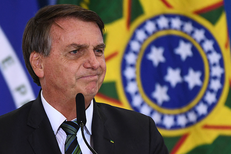 Podfast 294: Bolsonaro joga gasolina na fogueira e instituições de preocupam