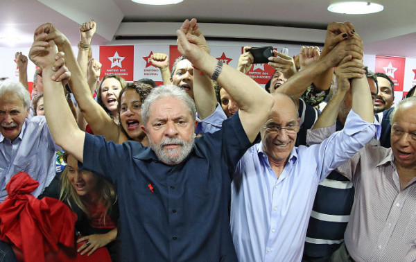 Bolsonaro espelha-se em Lula para o 25 de fevereiro