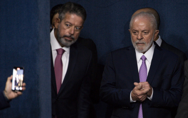 Lira manda recado a Lula: 2023 não é 2003
